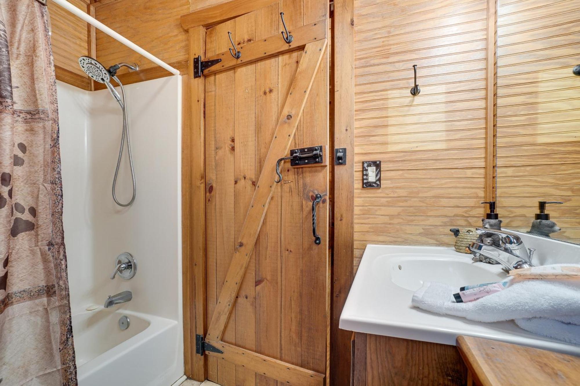 Secluded Family Retreat In Dahlonega With Hot Tub! Villa Kültér fotó